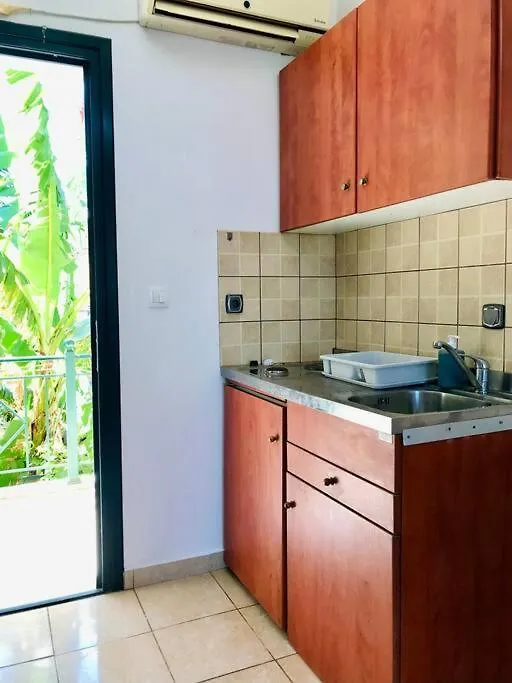 Apartment Karyatis Studios Lixouri Greece