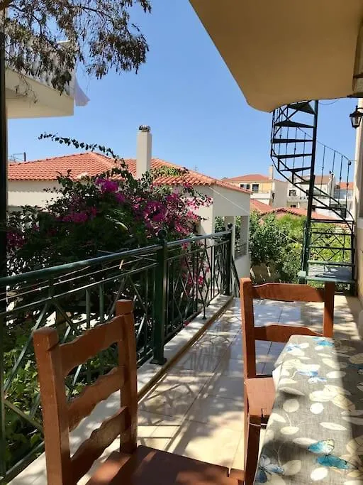 Karyatis Studios Lixouri Greece